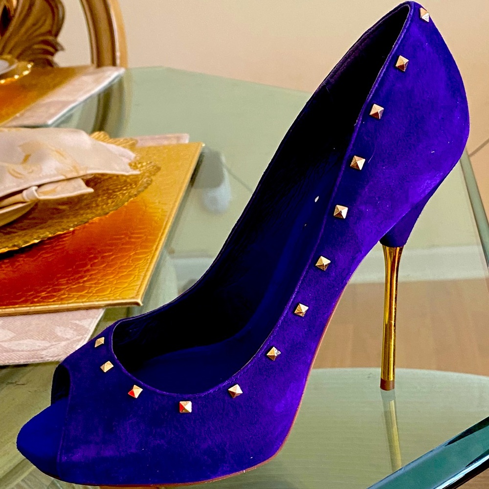 Purple pump